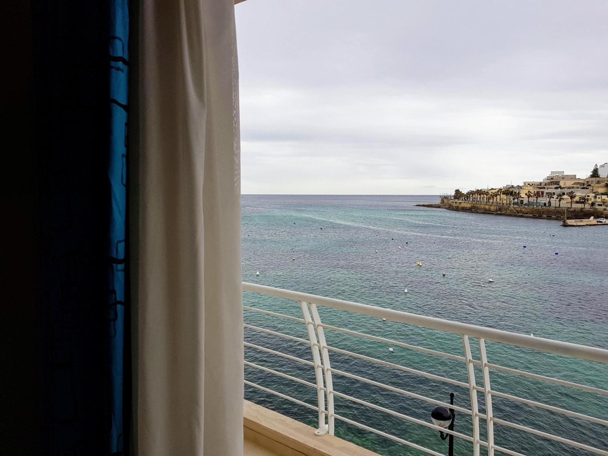 Riviera Holiday Apartments - Seafront - Wifi Marsaskala Exteriör bild