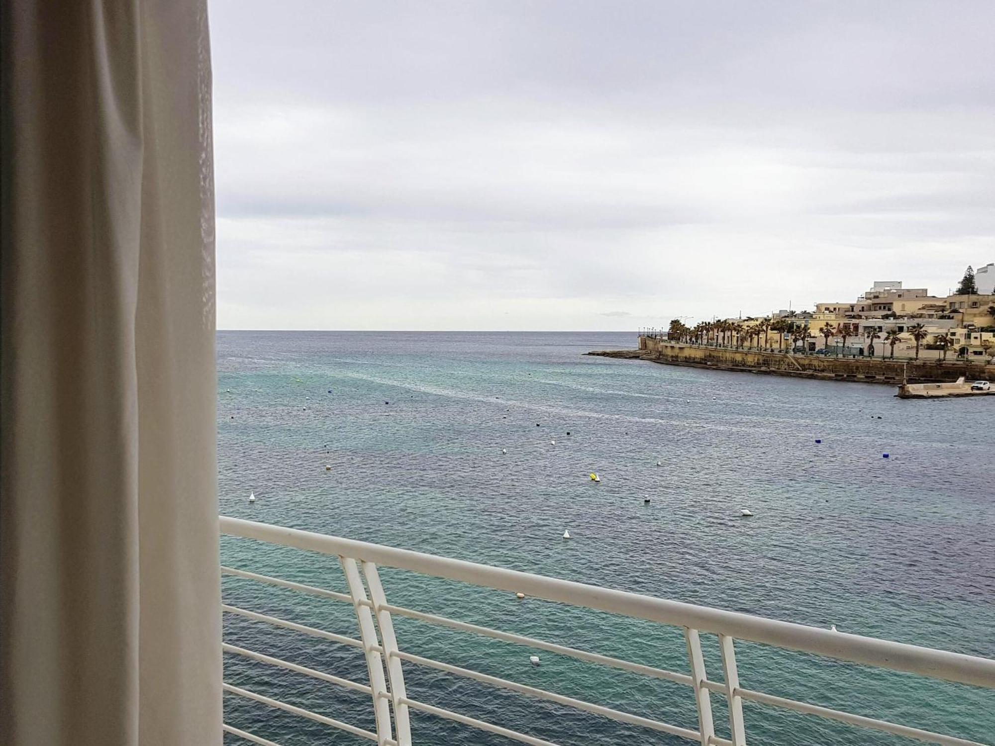 Riviera Holiday Apartments - Seafront - Wifi Marsaskala Exteriör bild