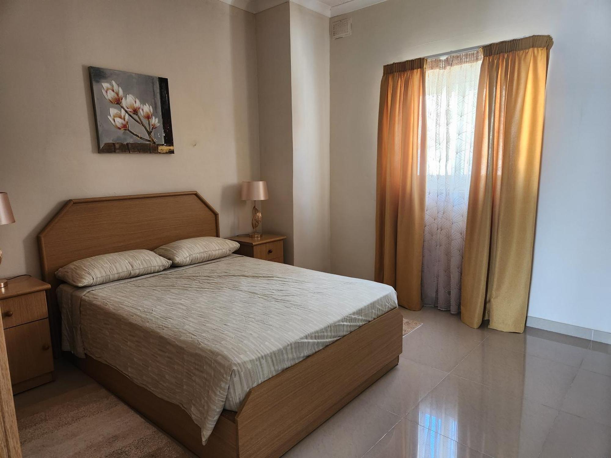 Riviera Holiday Apartments - Seafront - Wifi Marsaskala Rum bild