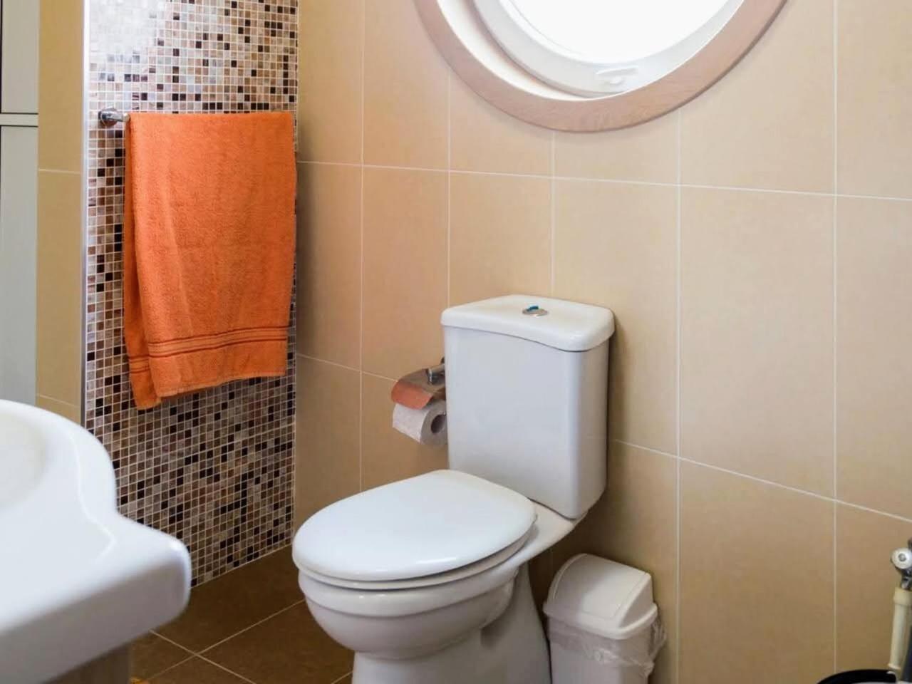 Riviera Holiday Apartments - Seafront - Wifi Marsaskala Rum bild