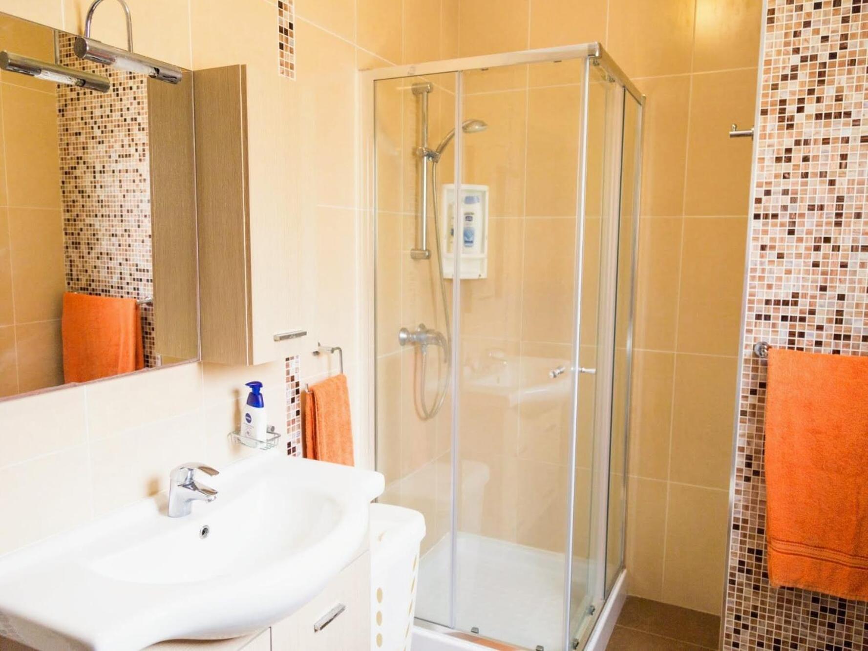 Riviera Holiday Apartments - Seafront - Wifi Marsaskala Rum bild